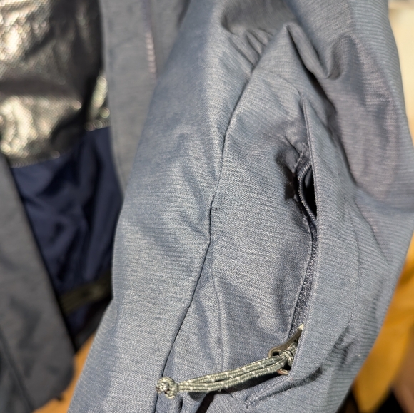 Women's Columbia Winter jacket - Picture 7 of 16